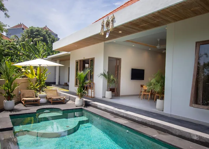 Best Relaxation Place! 3Bdr Villa With Jungle And Small Lake View In Canggu