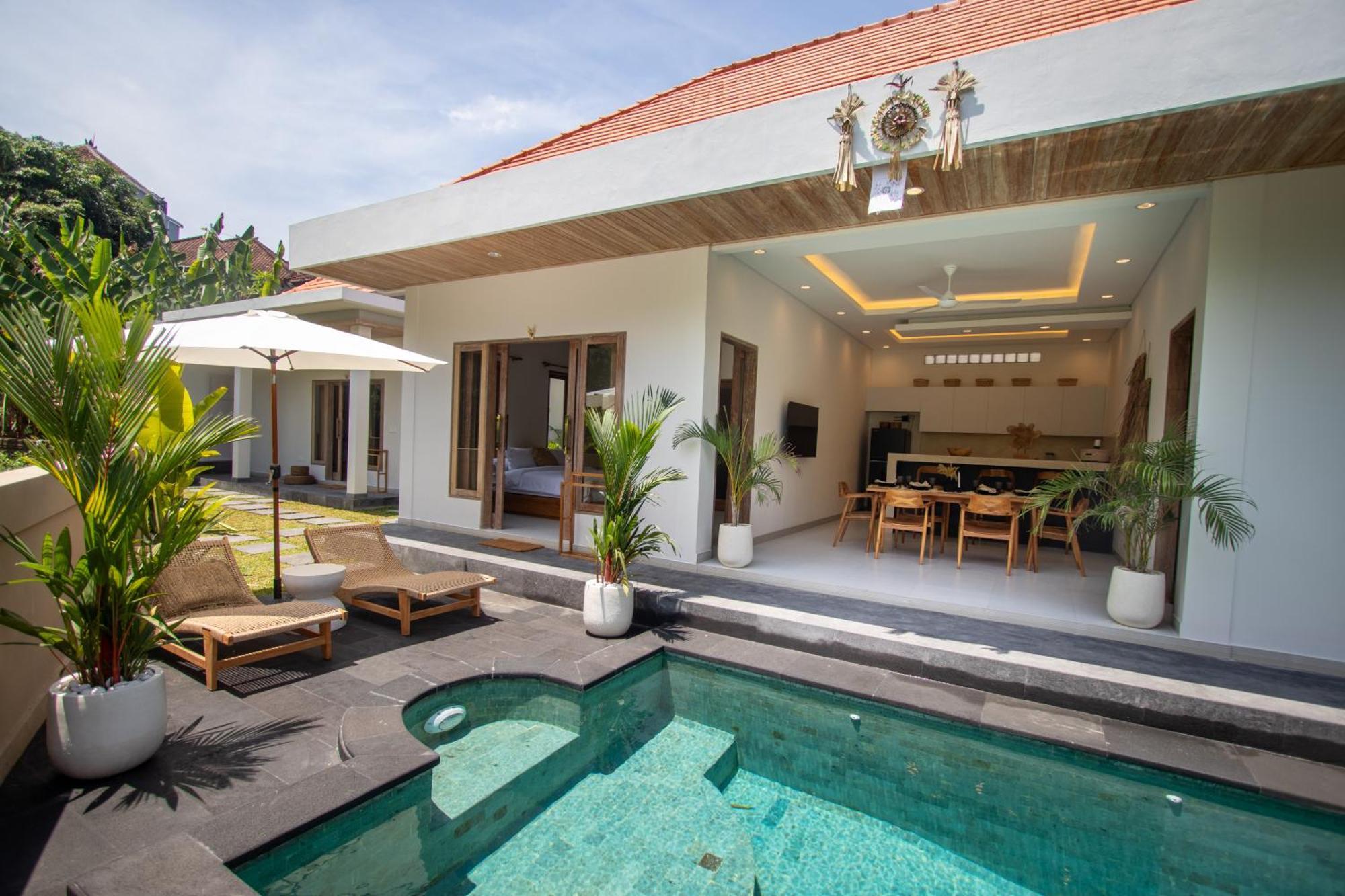 Relaxation Place! 3bdr With Jungle And Small View In Canggu Villa