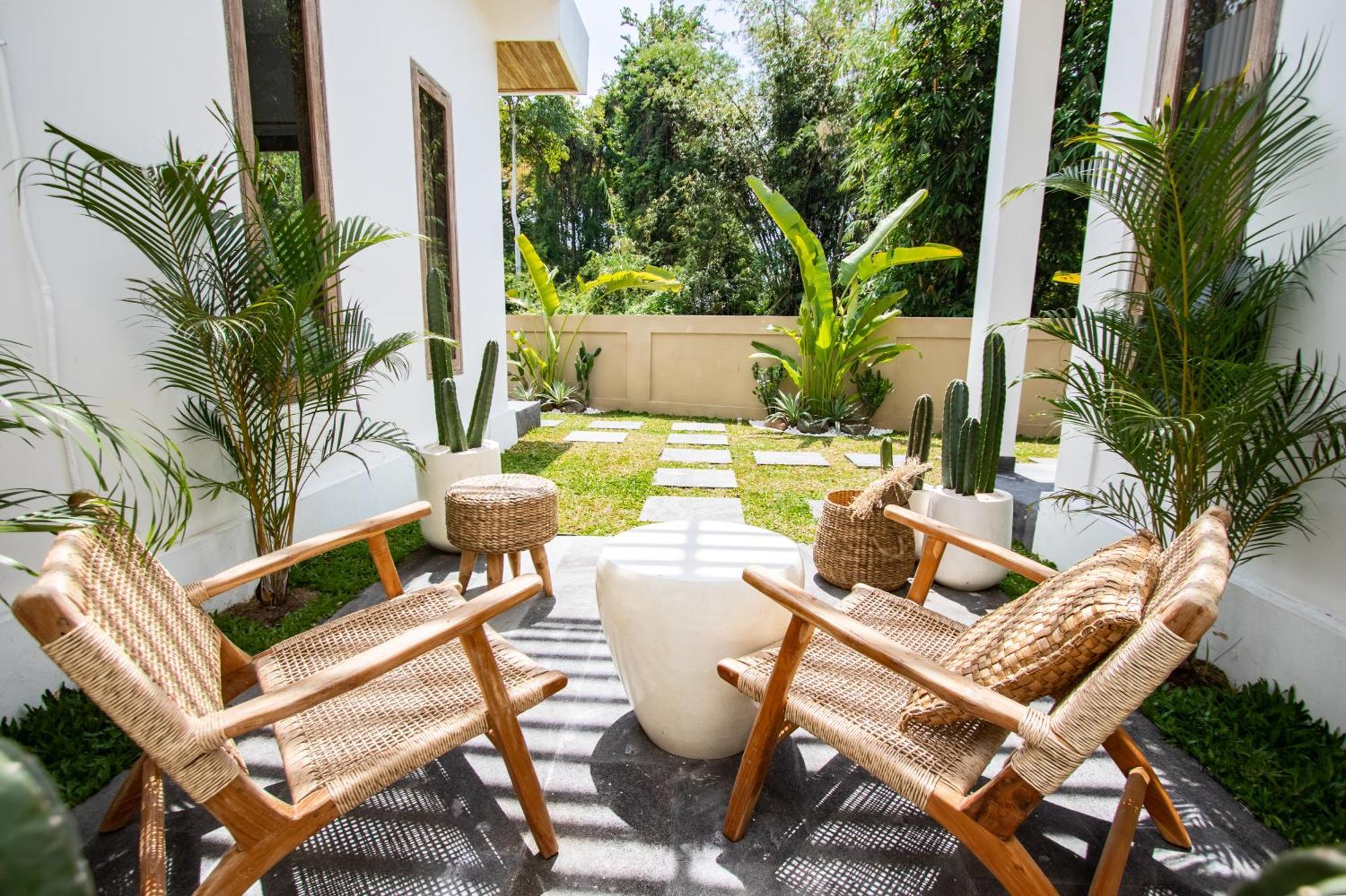 Villa Relaxation Place! 3bdr With Jungle And Small View In Canggu *