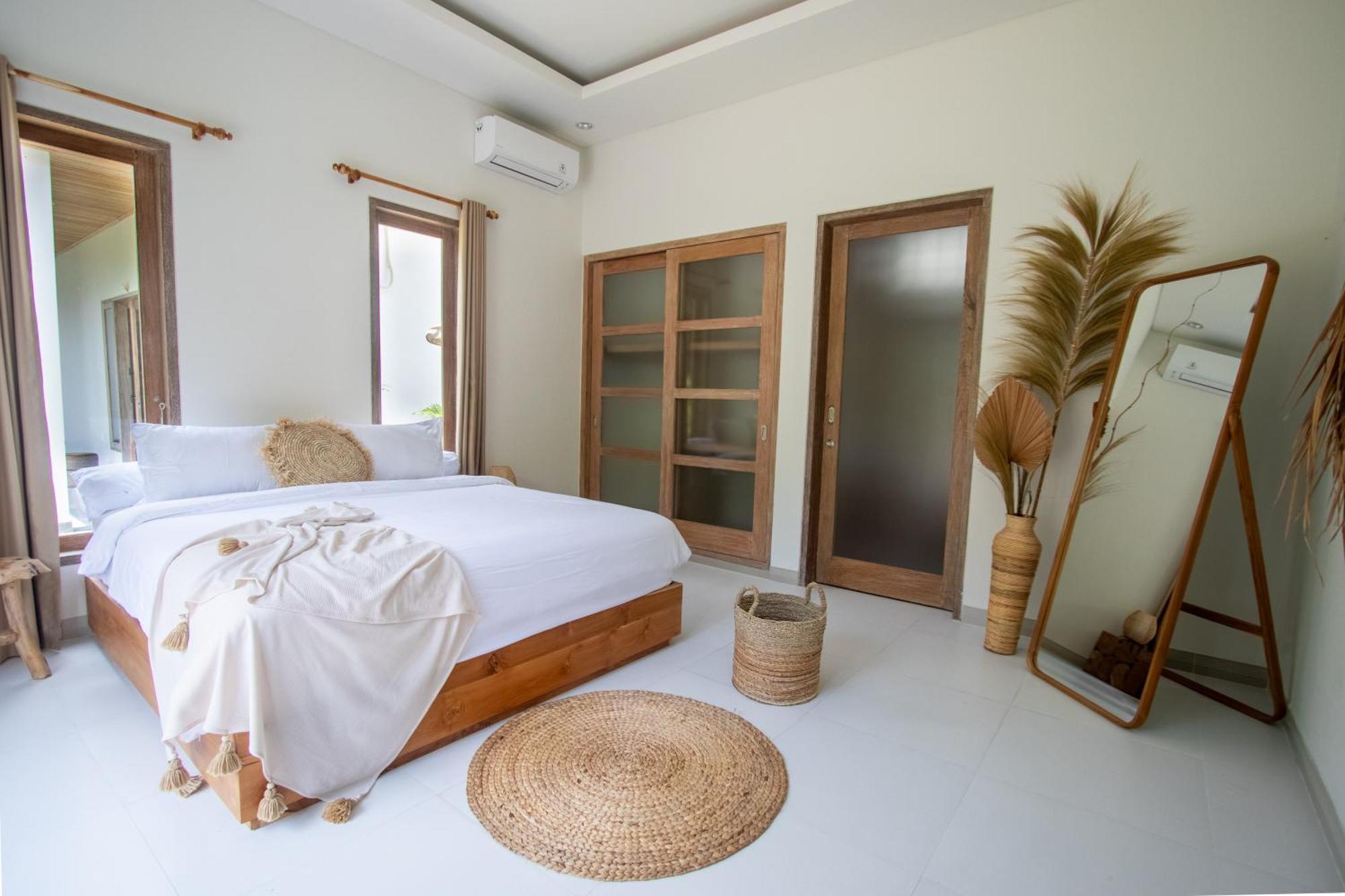 Relaxation Place! 3bdr With Jungle And Small View In Canggu Seminyak (Bali)